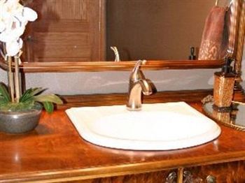 Springdale Inn Mount Horeb Экстерьер фото