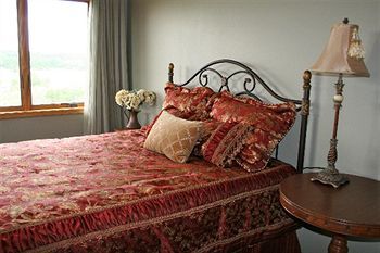 Springdale Inn Mount Horeb Экстерьер фото